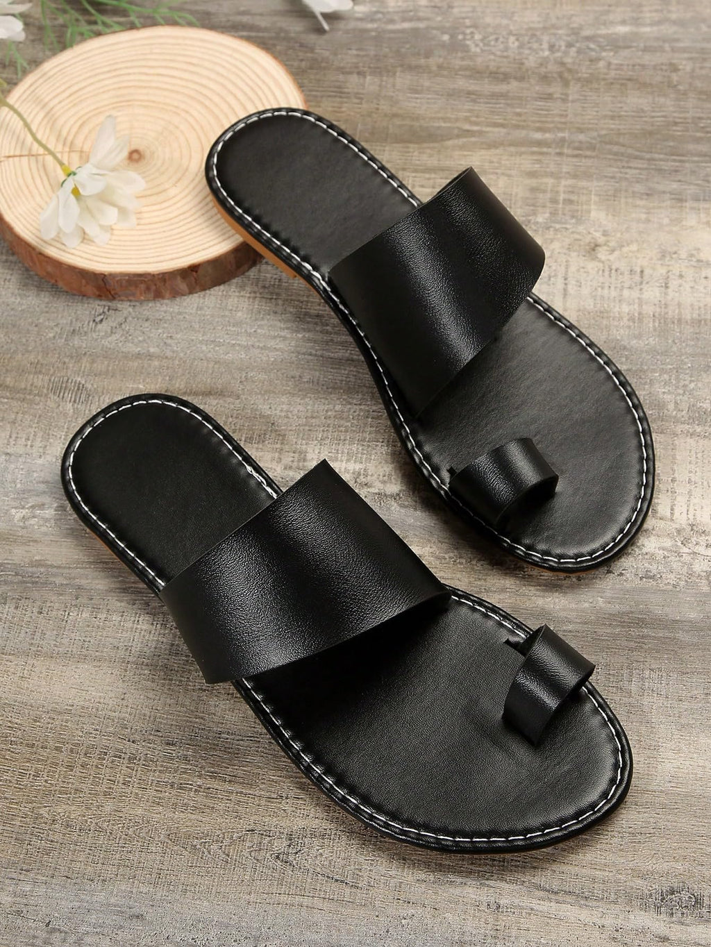 Toe Ring Open Toe Leather Flat Sandals, Strappy Non Slip Slides for Beach Outdoor